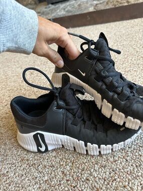 Nike Black and White Metcon 5